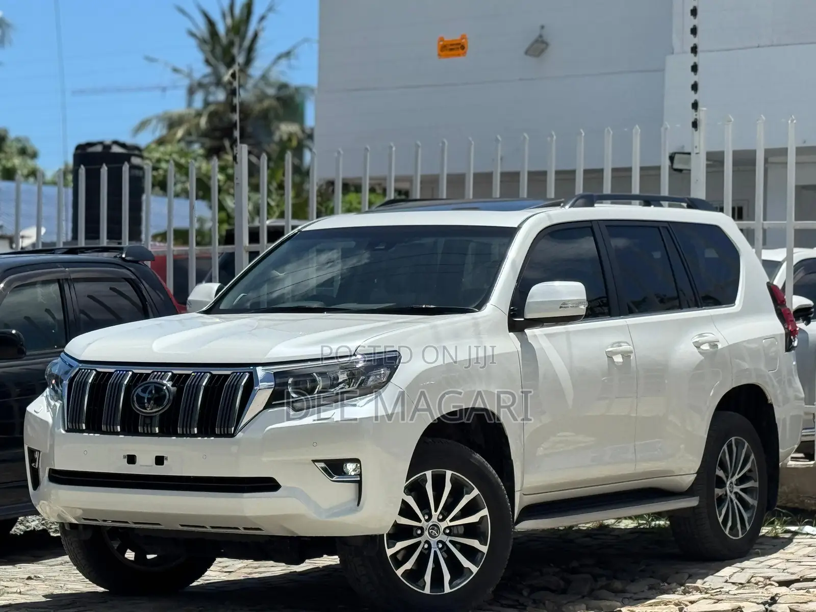Toyota Land Cruiser Prado 2.7 2023 White