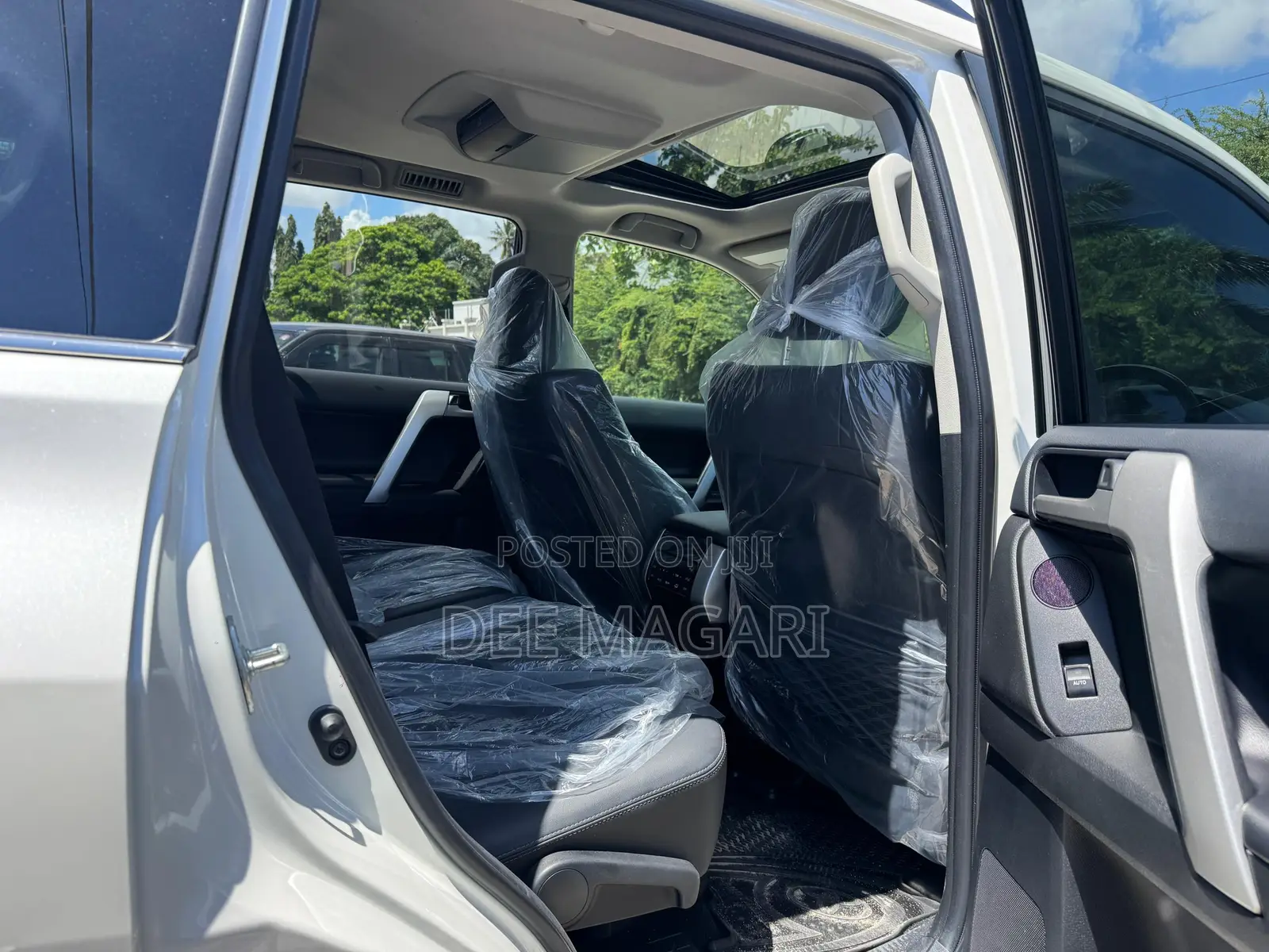Toyota Land Cruiser Prado 2.7 2023 White
