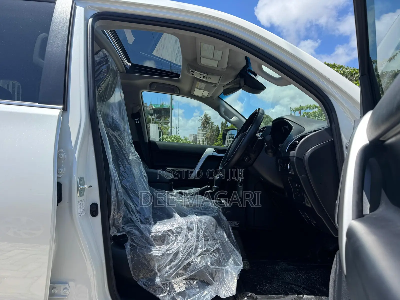 Toyota Land Cruiser Prado 2.7 2023 White