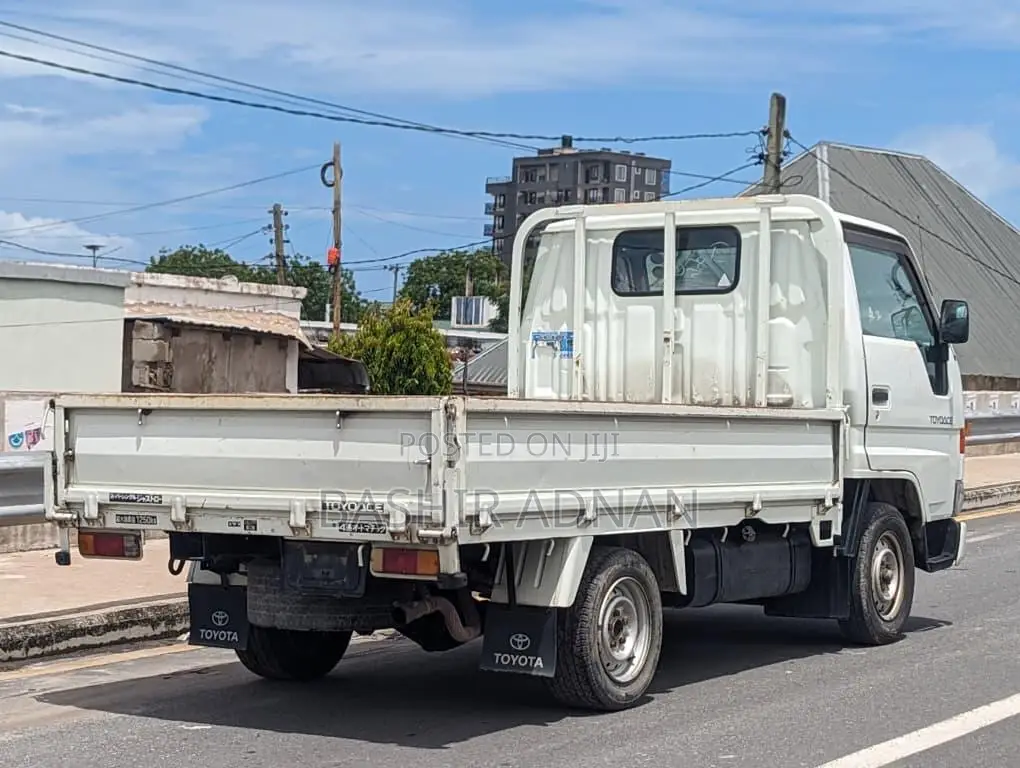 Toyota Toyoace 1.3 Tonnes Unregistered(Chasis)