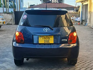 Toyota IST 2004 Blue