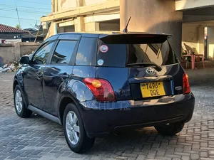 Toyota IST 2004 Blue