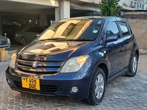 Toyota IST 2004 Blue
