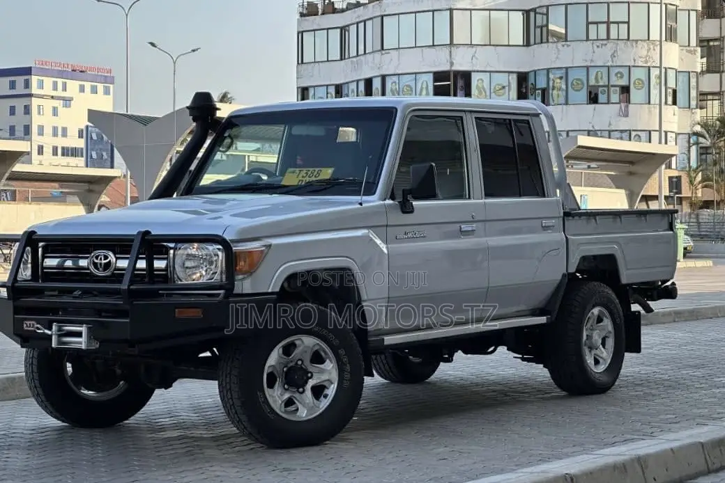 Toyota Land Cruiser 2019 Silver