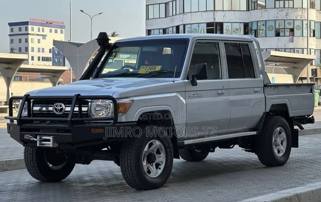 Toyota Land Cruiser 2019 Silver