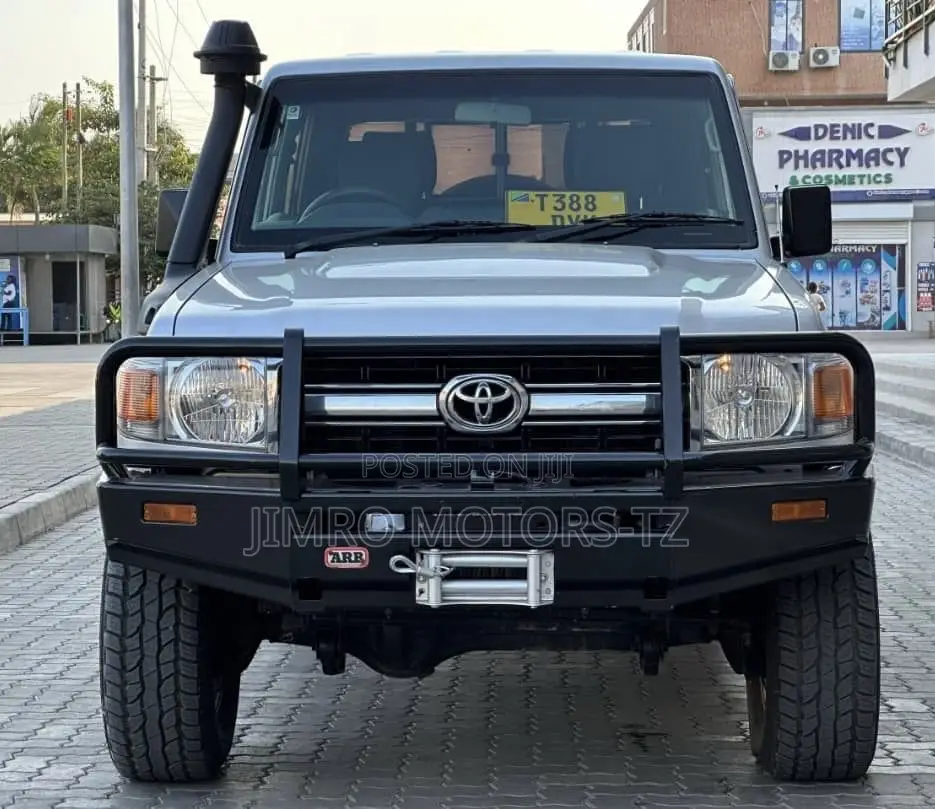 Toyota Land Cruiser 2019 Silver