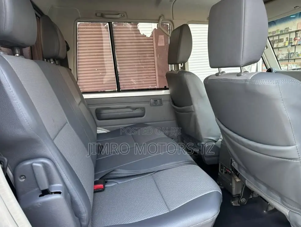 Toyota Land Cruiser 2019 Silver
