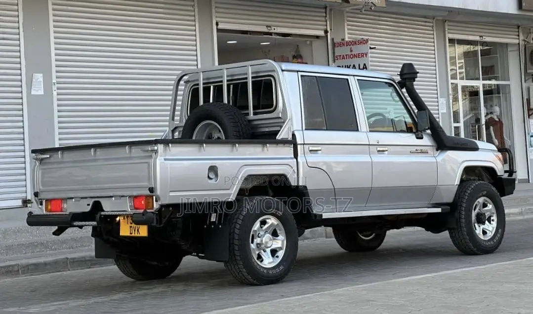Toyota Land Cruiser 2019 Silver