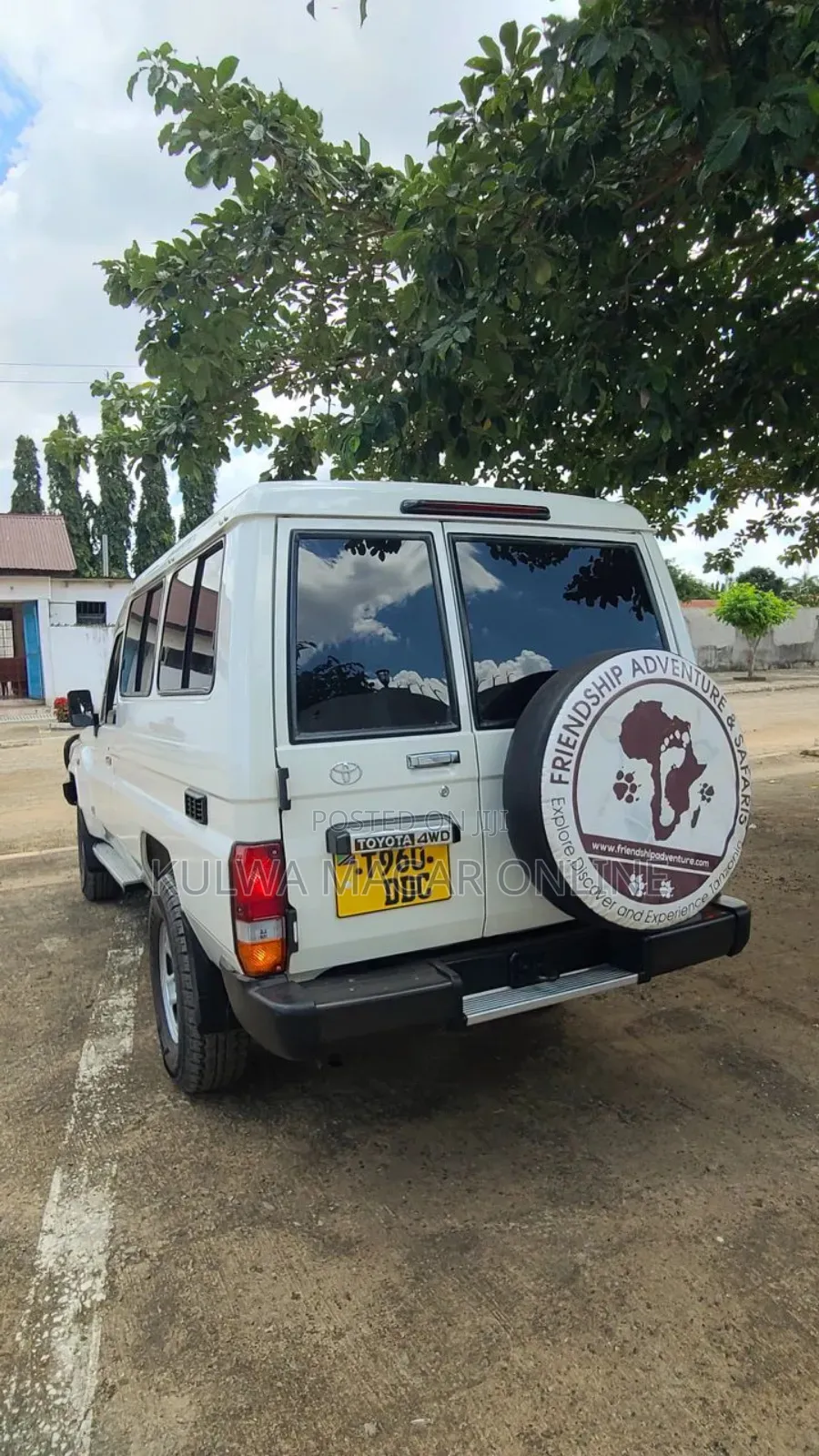 Toyota Land Cruiser 2001 White