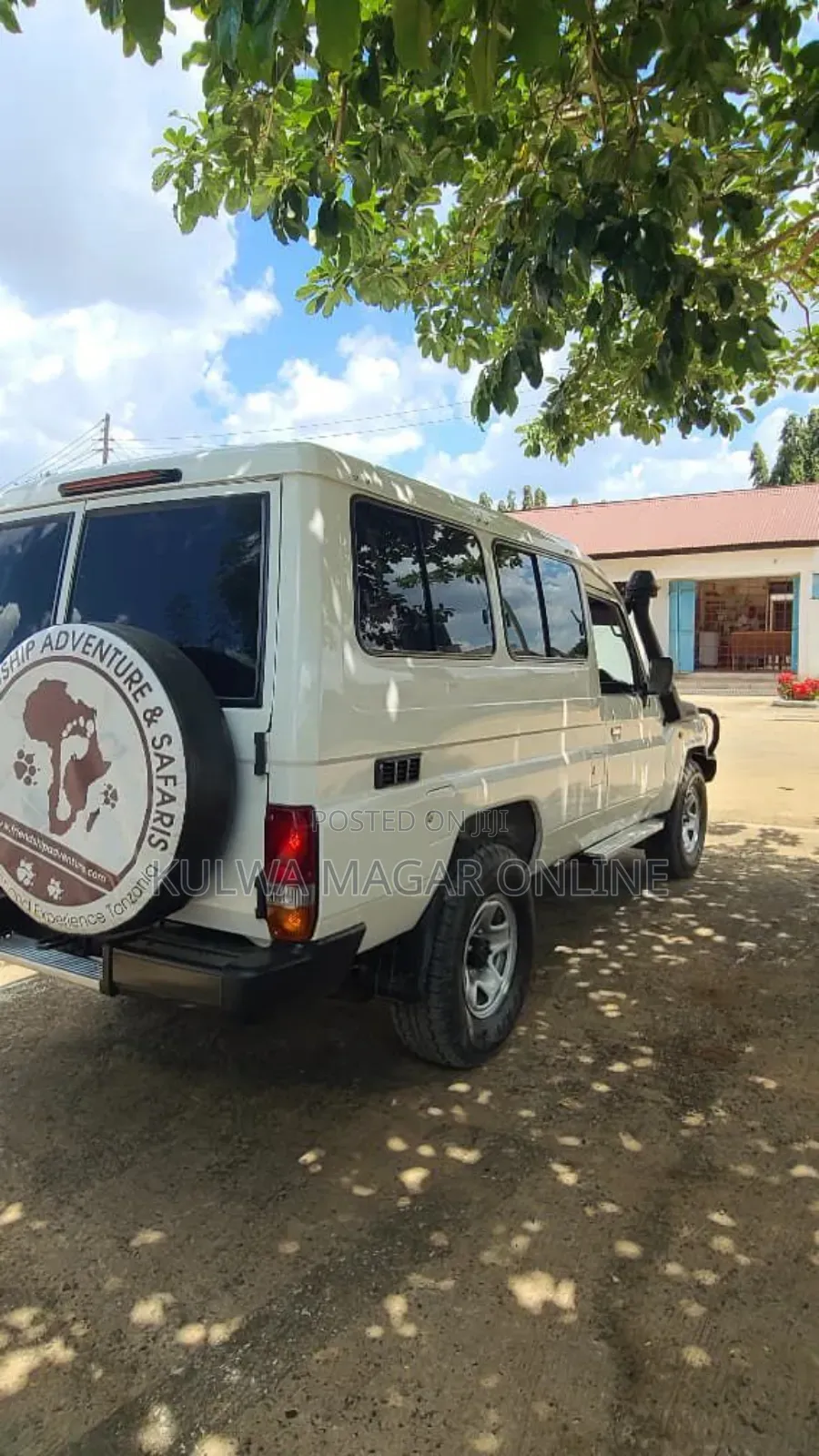 Toyota Land Cruiser 2001 White