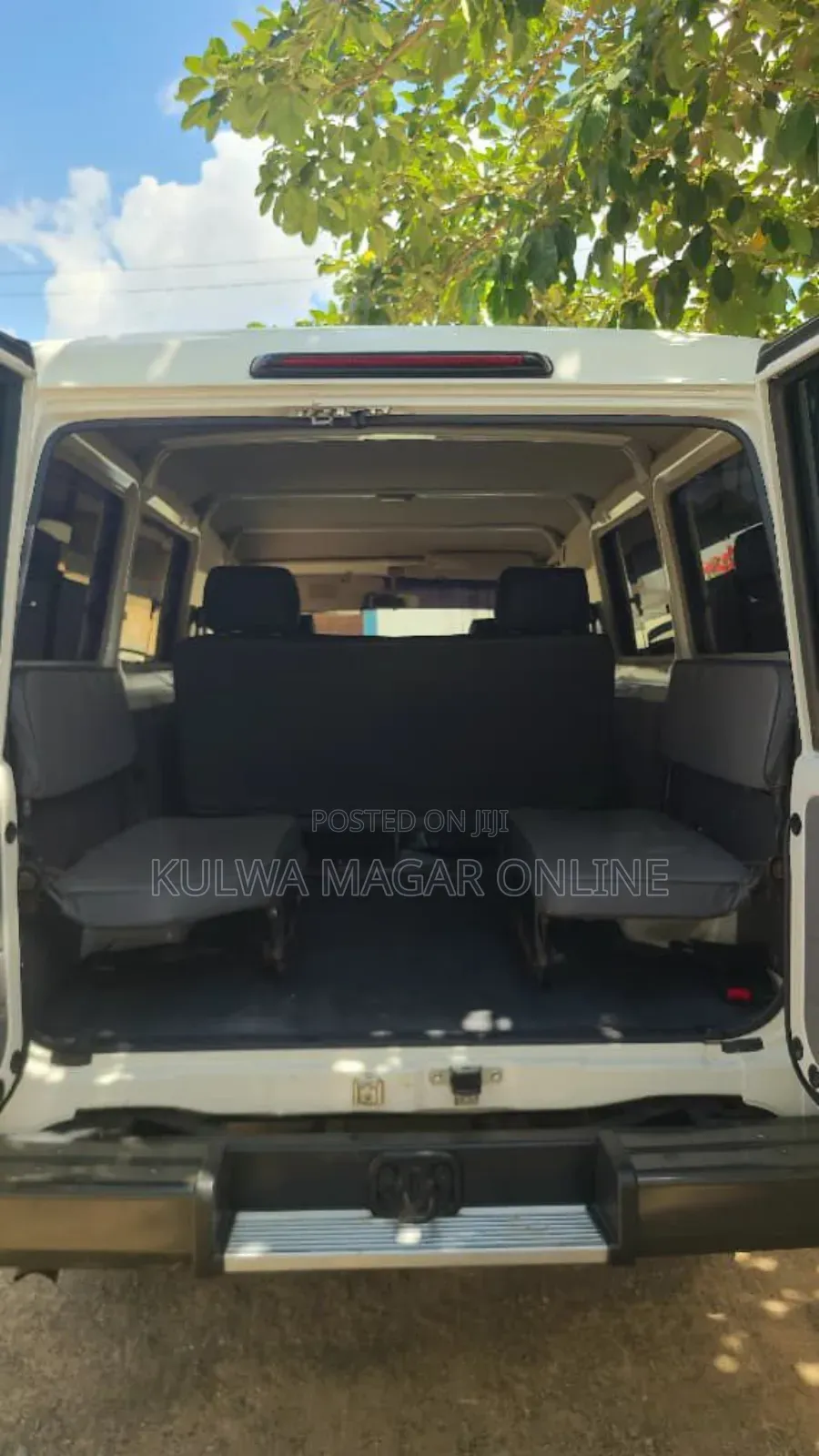 Toyota Land Cruiser 2001 White