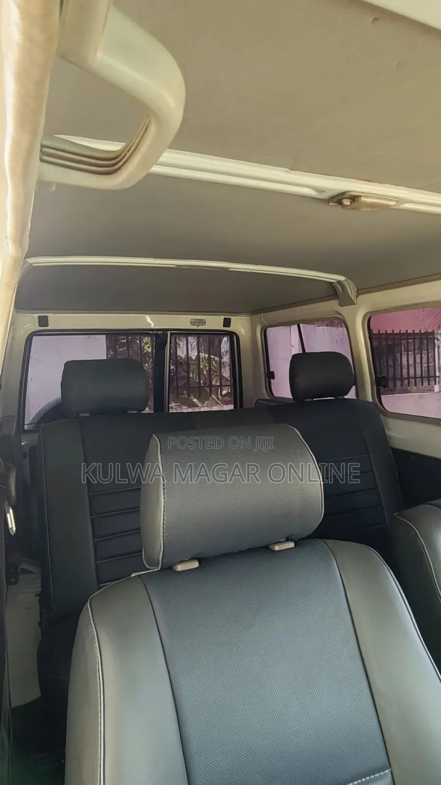 Toyota Land Cruiser 2001 White