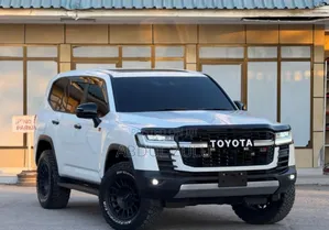 Toyota Land Cruiser 2023 White