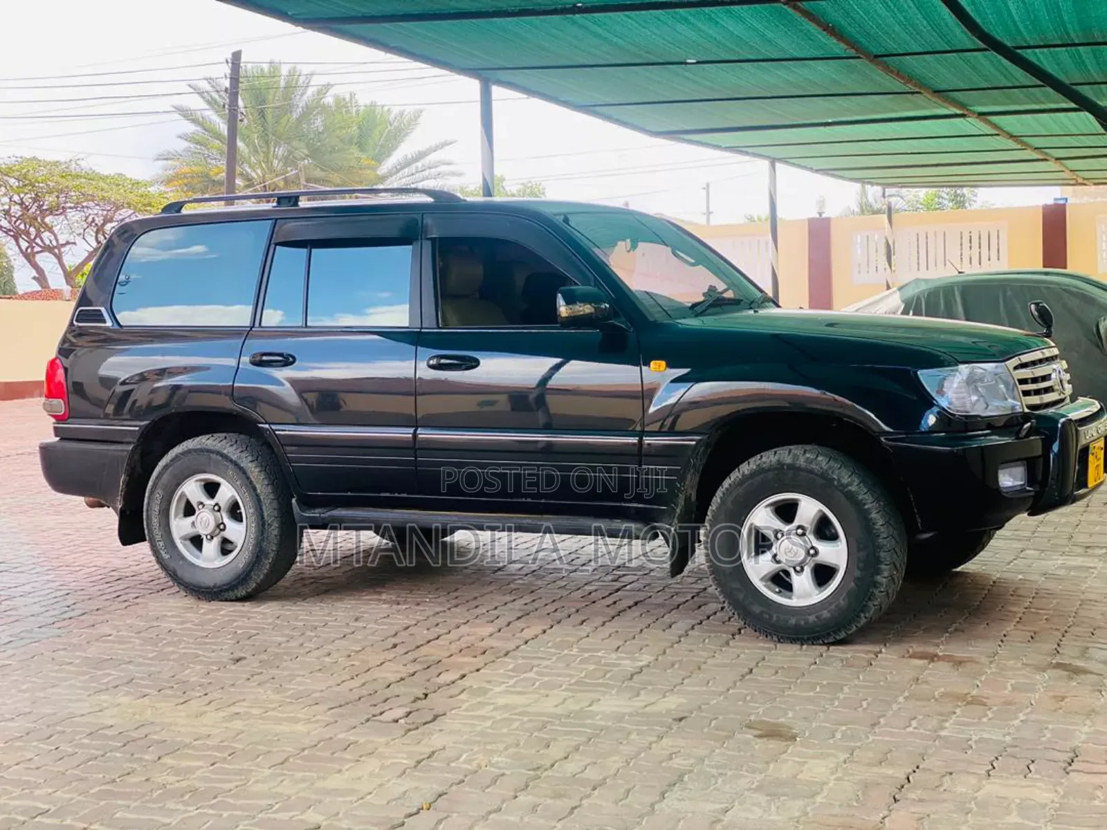 Toyota Land Cruiser HDJ 100 2003 Black