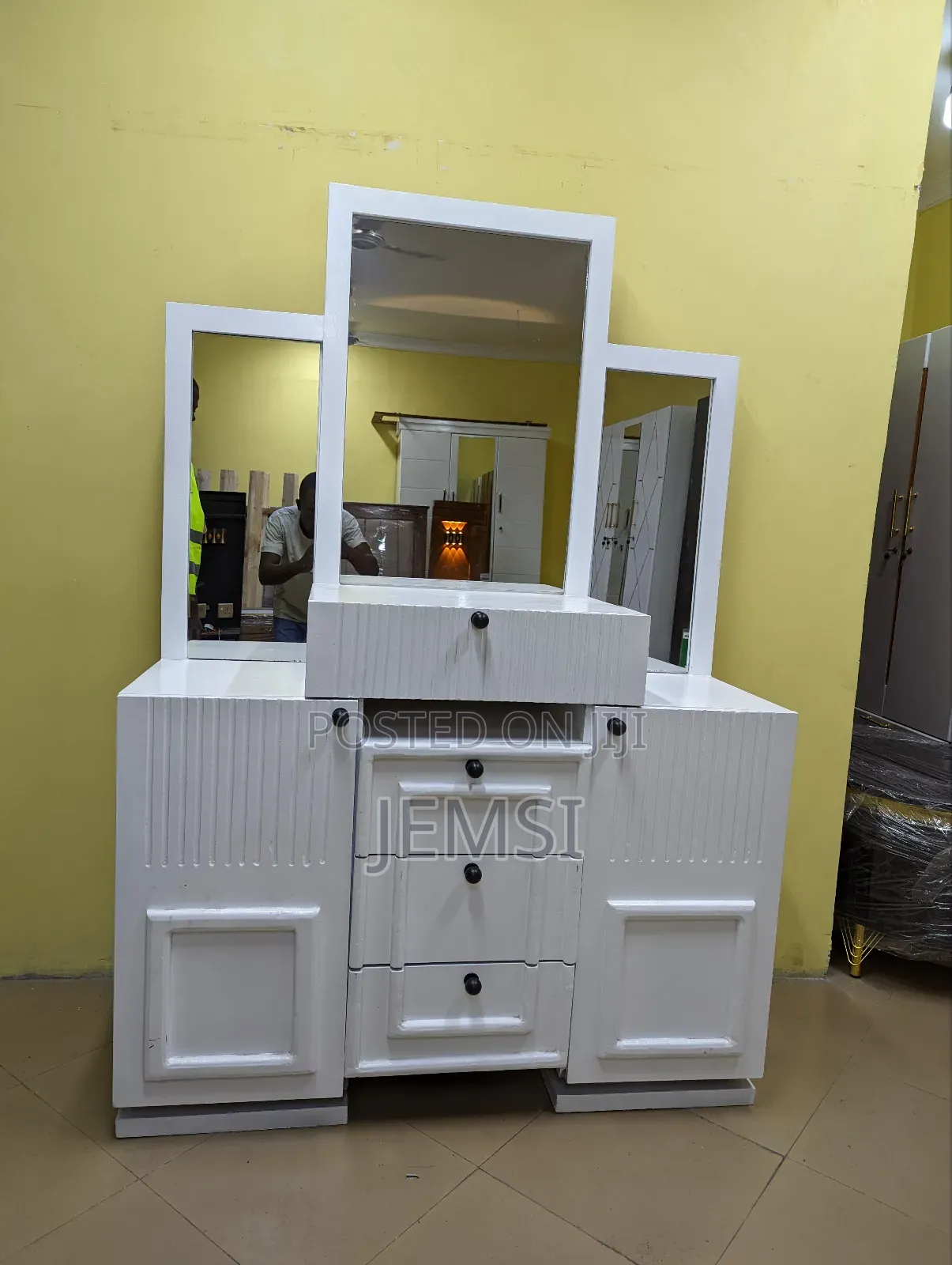 Classic Dressing Table