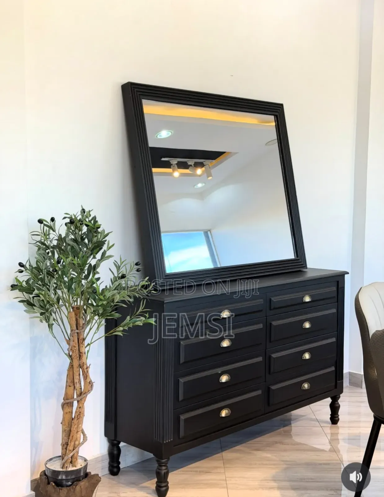 Dressing Table Ya Kishuaa