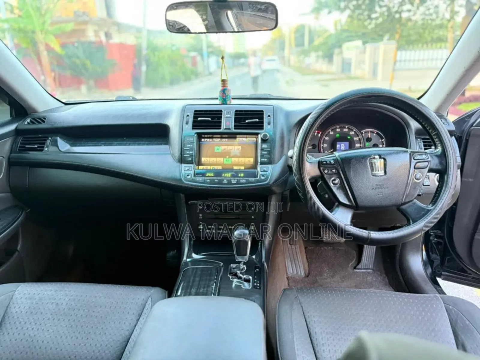 Toyota Crown 2010 Black