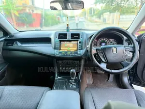 Toyota Crown 2010 Black