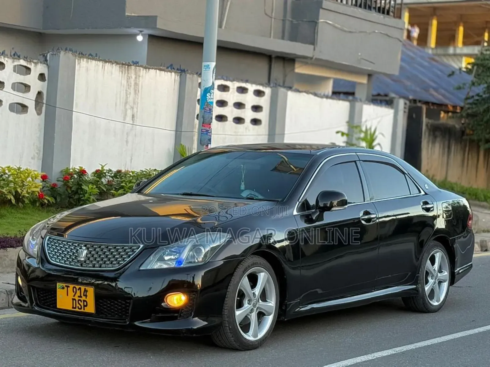 Toyota Crown 2010 Black