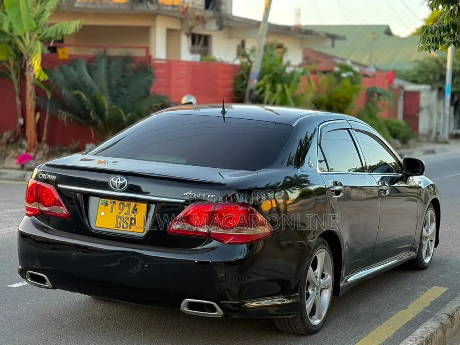 Toyota Crown 2010 Black