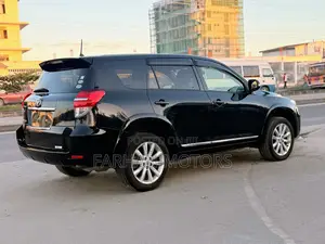 Toyota Vanguard 2012 Black