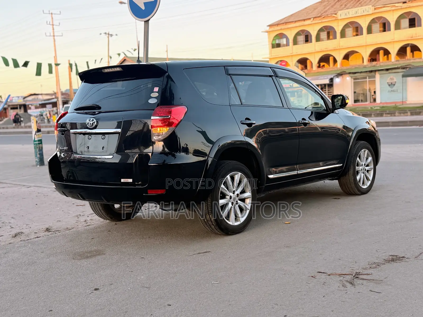 Toyota Vanguard 2012 Black