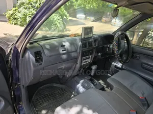 Toyota Hilux 1998 Blue
