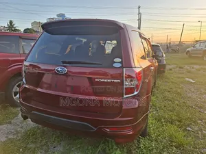 Subaru Forester 2011 Maroon