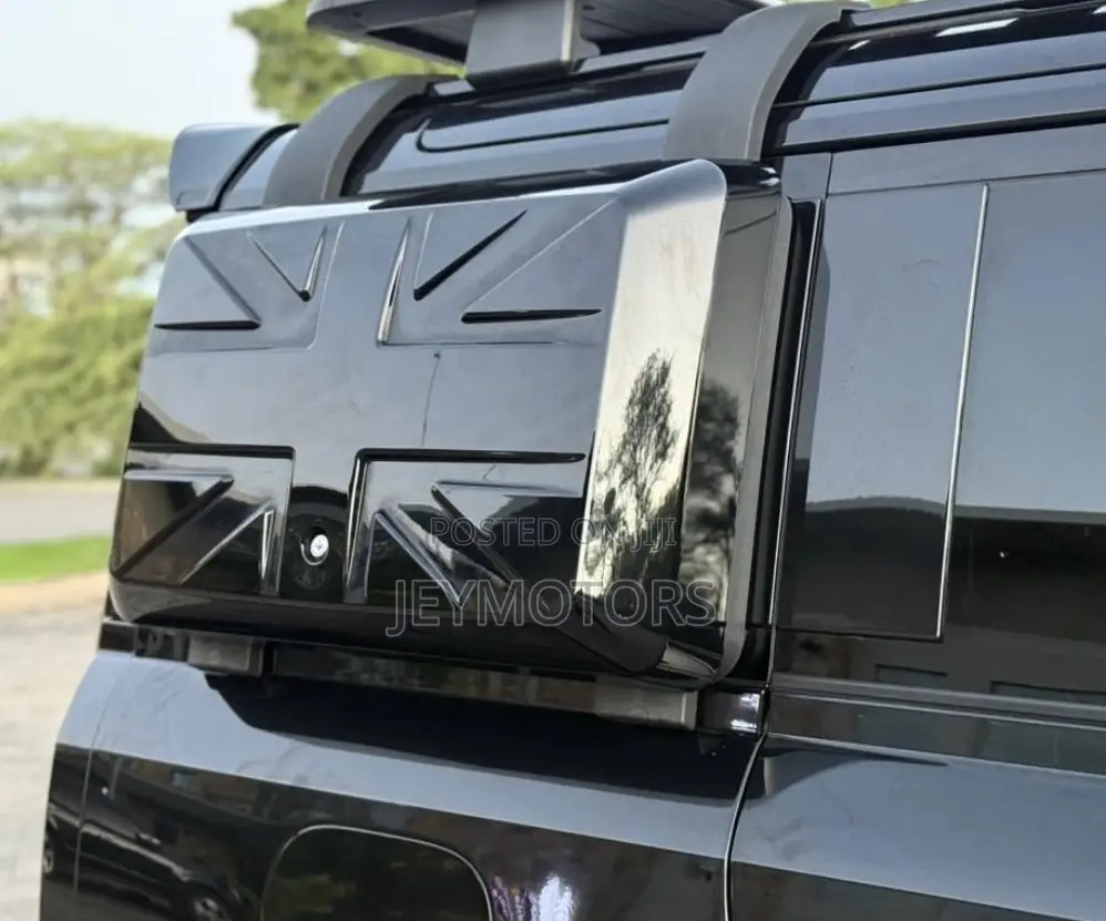 Land Rover Defender 2023 Black