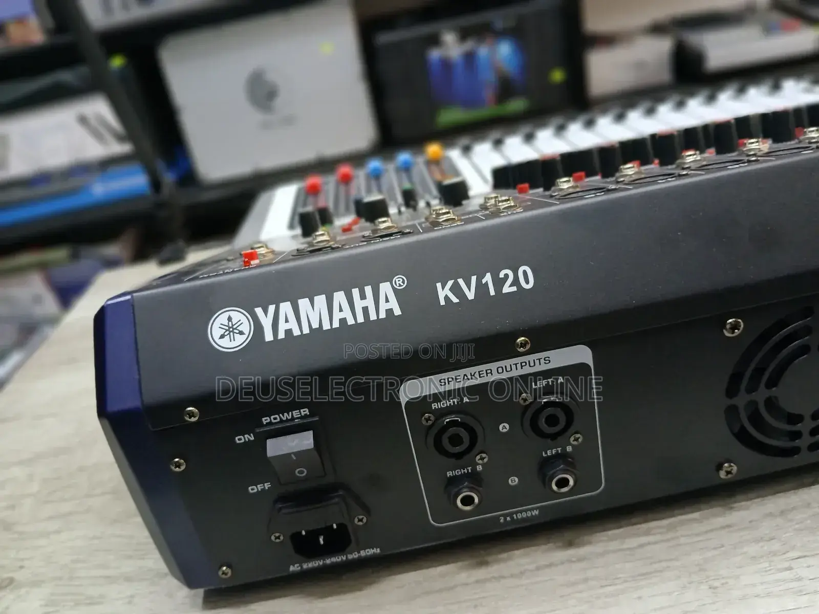 Powered Mixer Yamaha Kv 120
12 Channels