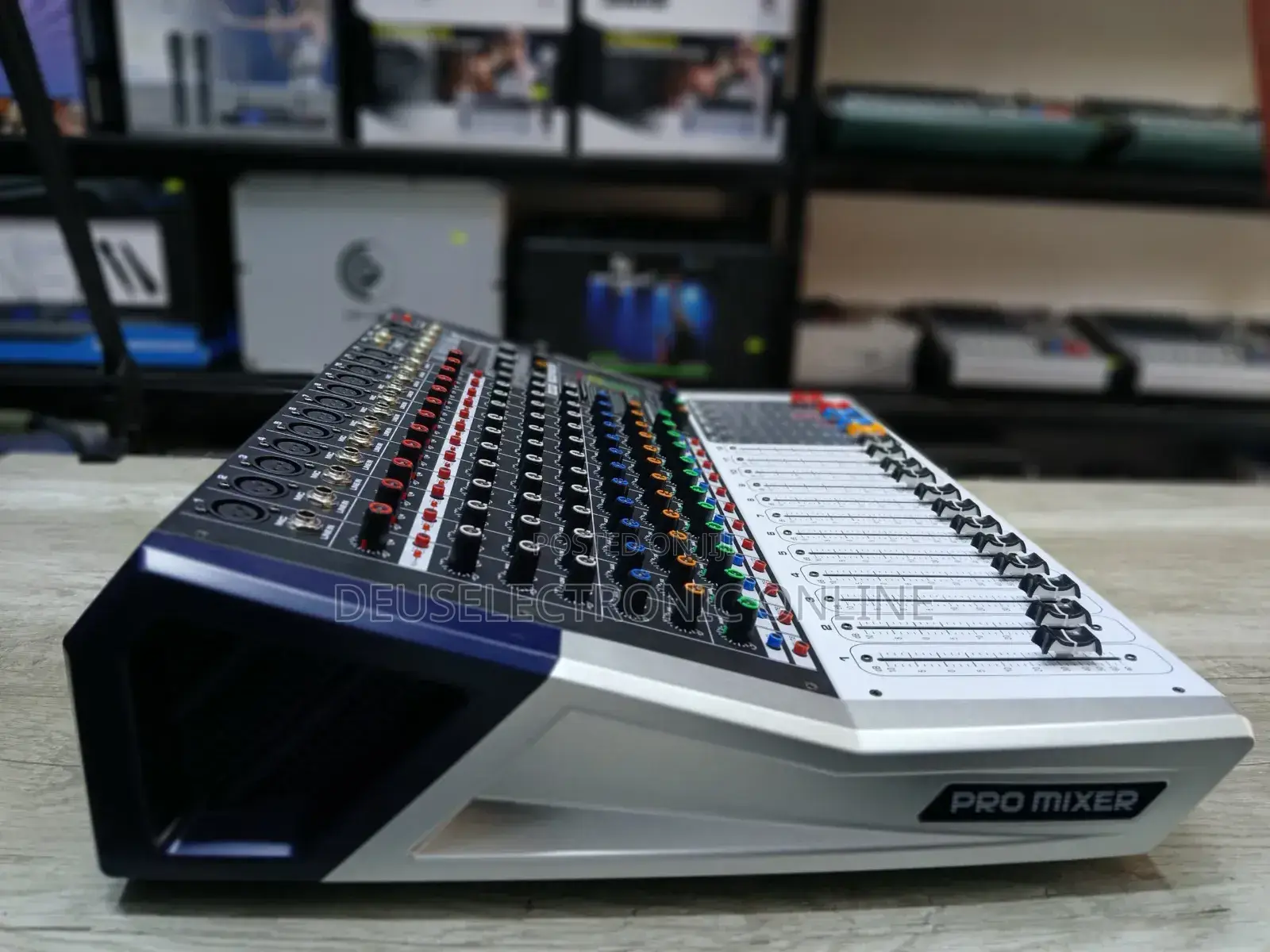 Powered Mixer Yamaha Kv 120
12 Channels