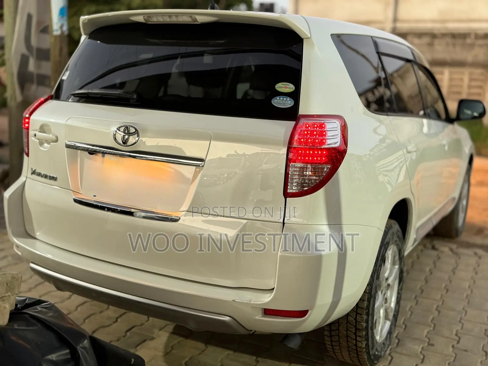 Toyota Vanguard 2009 White