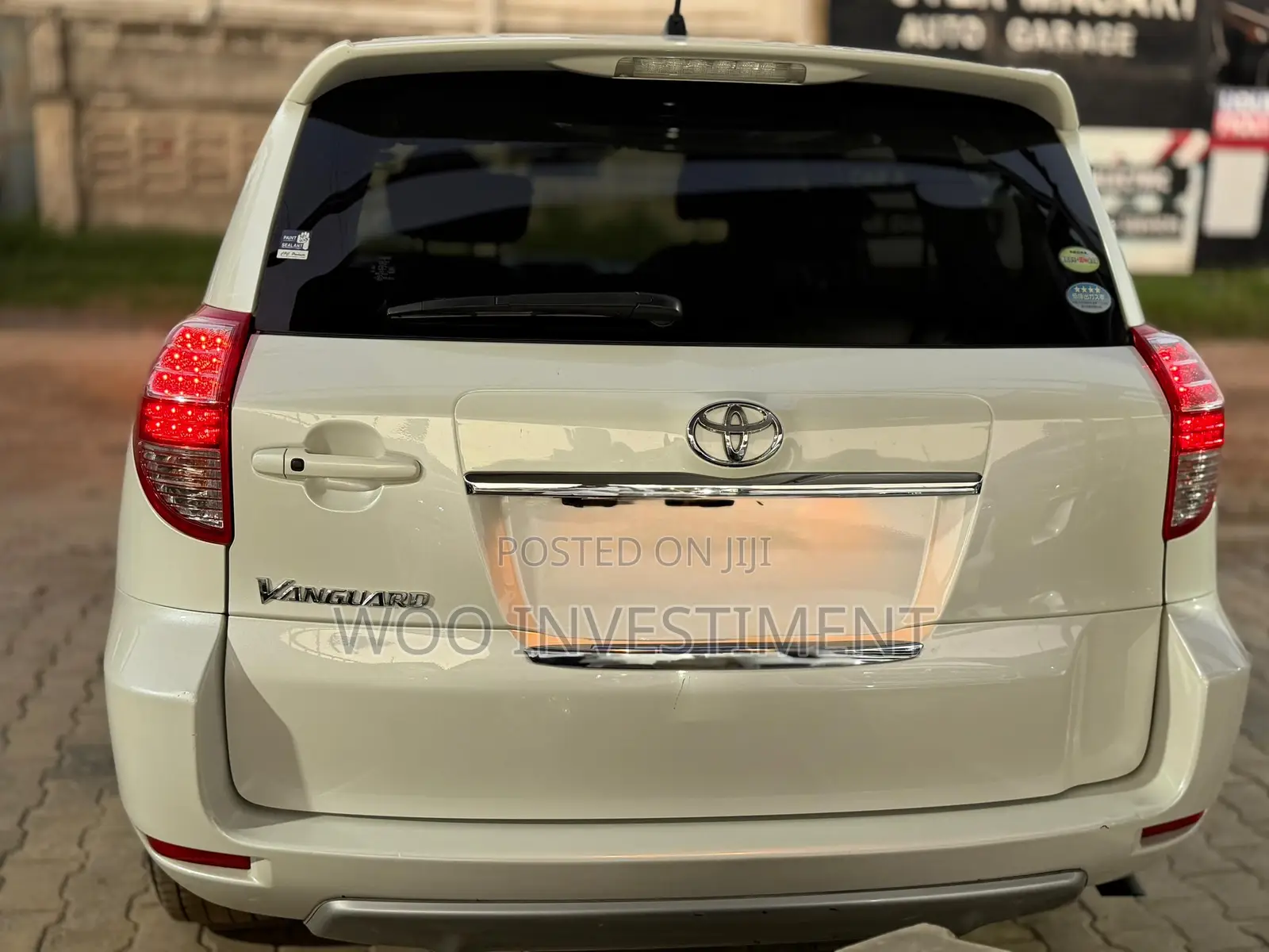 Toyota Vanguard 2009 White
