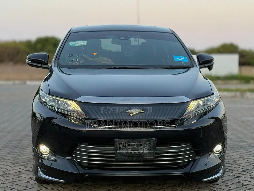 Toyota Harrier 2.0 2015 Black