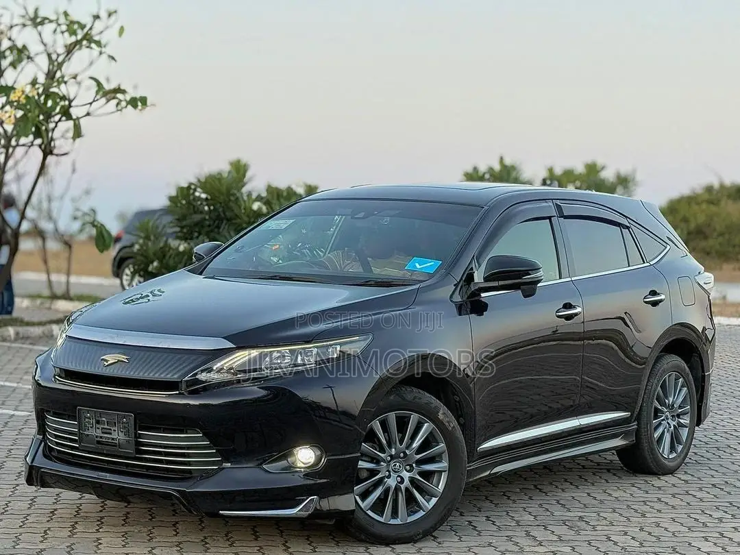 Toyota Harrier 2.0 2015 Black