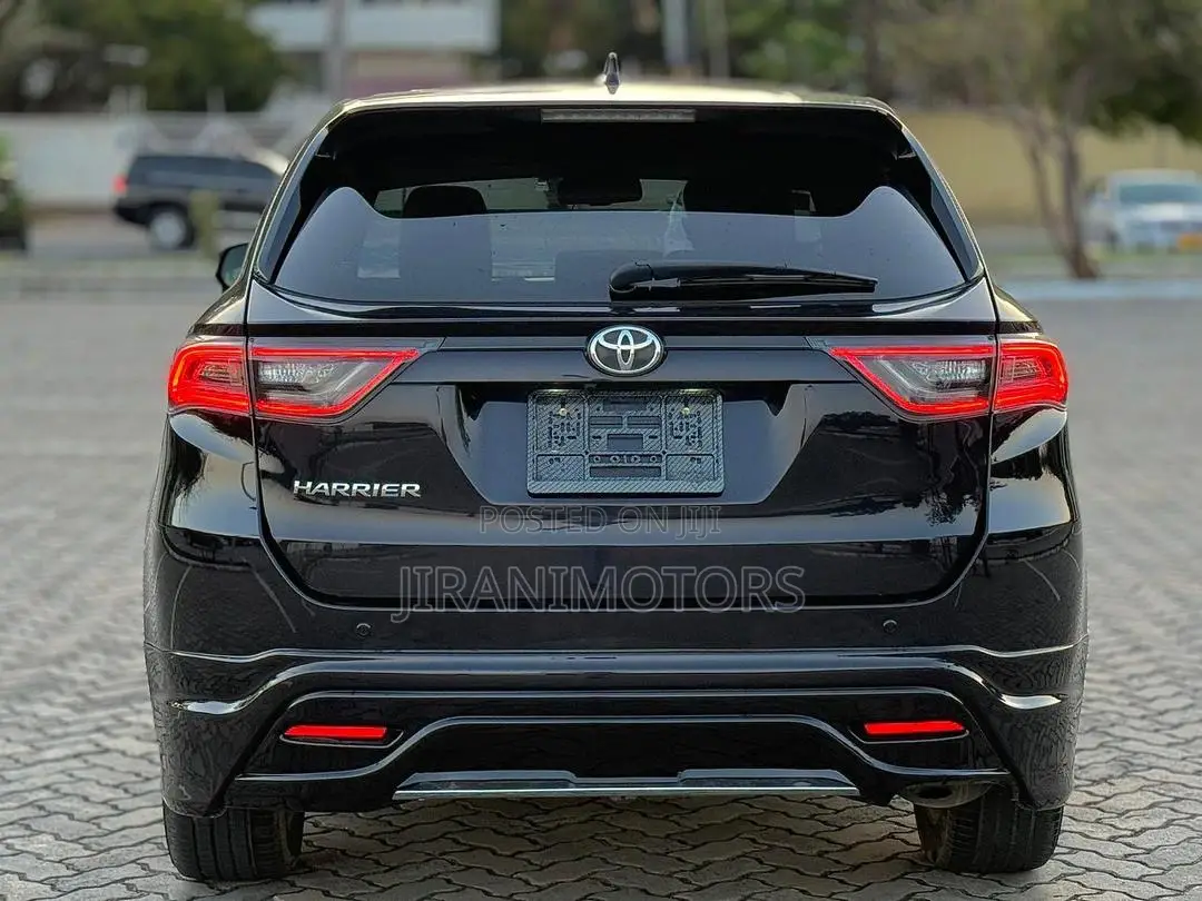 Toyota Harrier 2.0 2015 Black