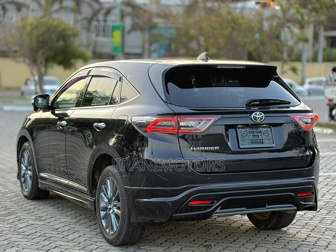 Toyota Harrier 2.0 2015 Black