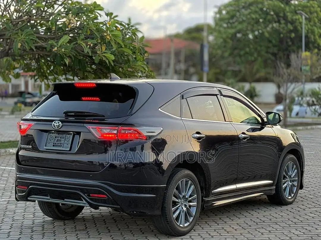 Toyota Harrier 2.0 2015 Black