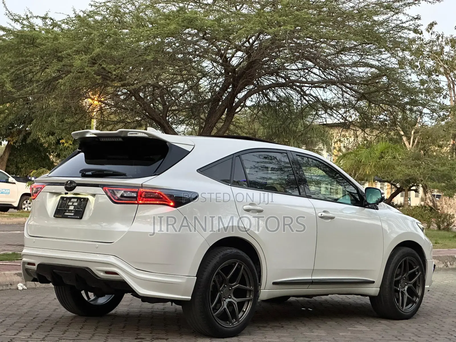 Toyota Harrier 2.0 2015 White