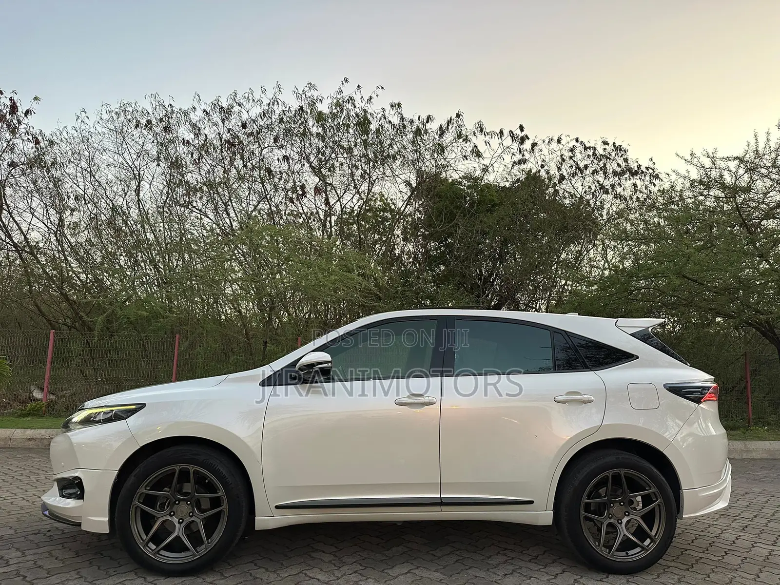 Toyota Harrier 2.0 2015 White