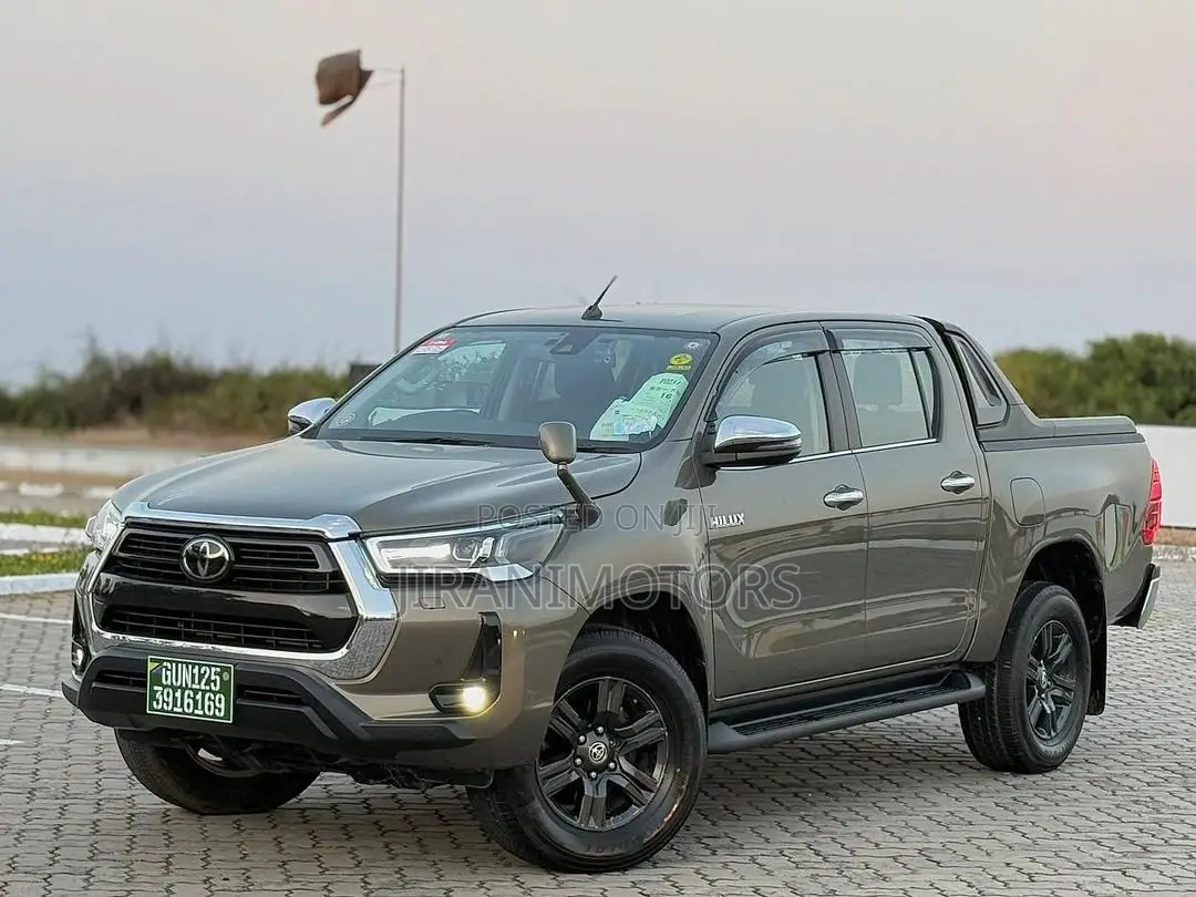 Toyota Hilux Revo Double Cab Deisel 2.4 AWD 2022 Gray