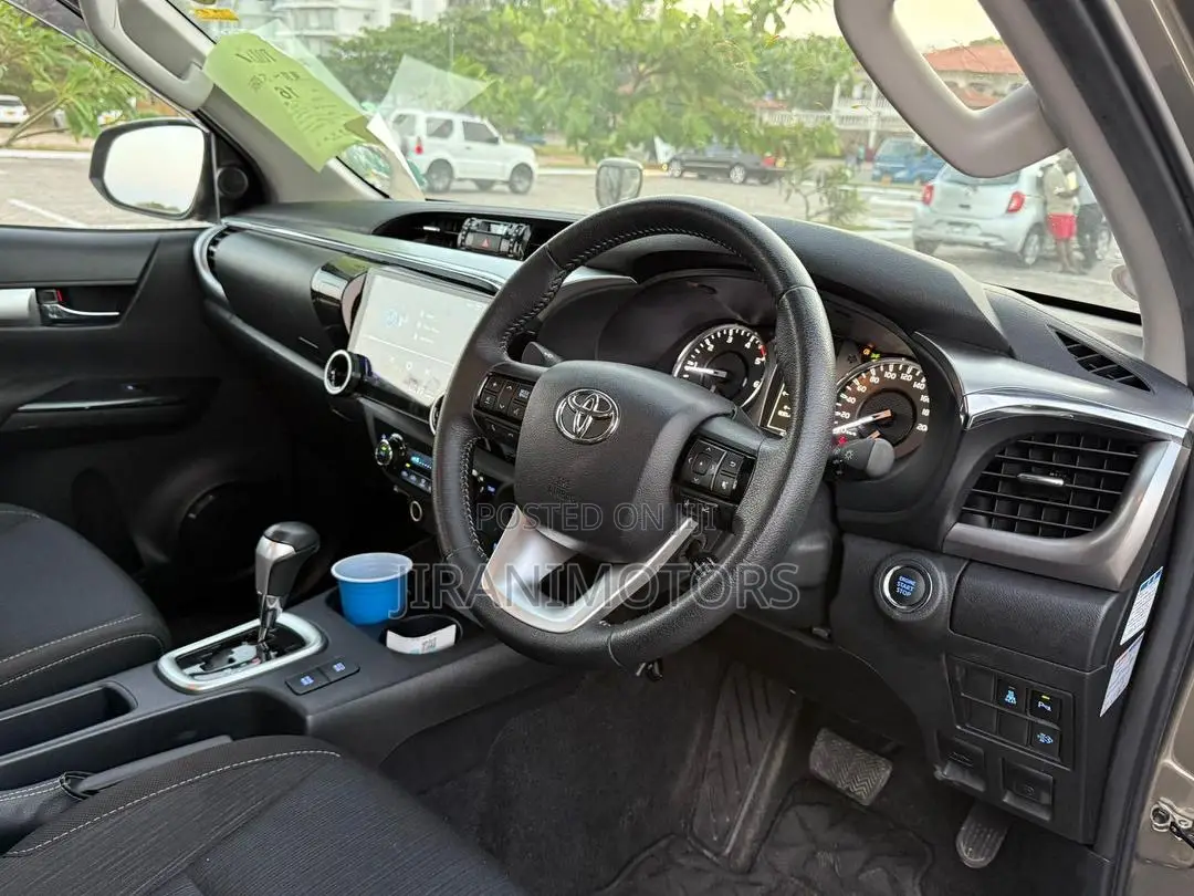 Toyota Hilux Revo Double Cab Deisel 2.4 AWD 2022 Gray