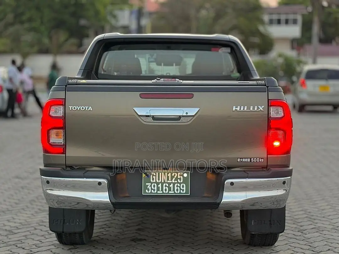 Toyota Hilux Revo Double Cab Deisel 2.4 AWD 2022 Gray