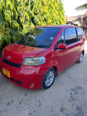 Toyota Porte 1.3 FWD 2004 Red