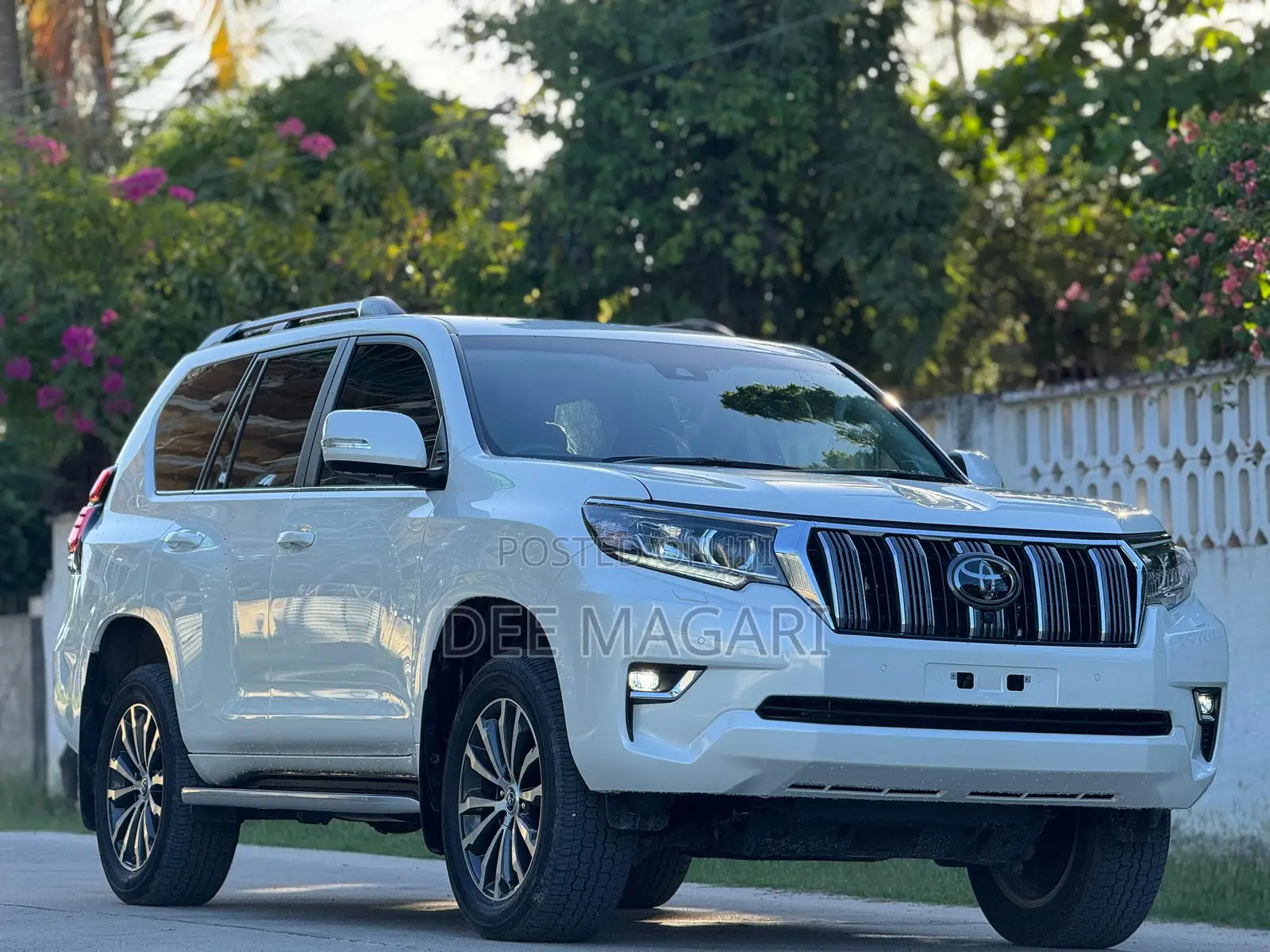 Toyota Land Cruiser Prado 2.8 2023 White