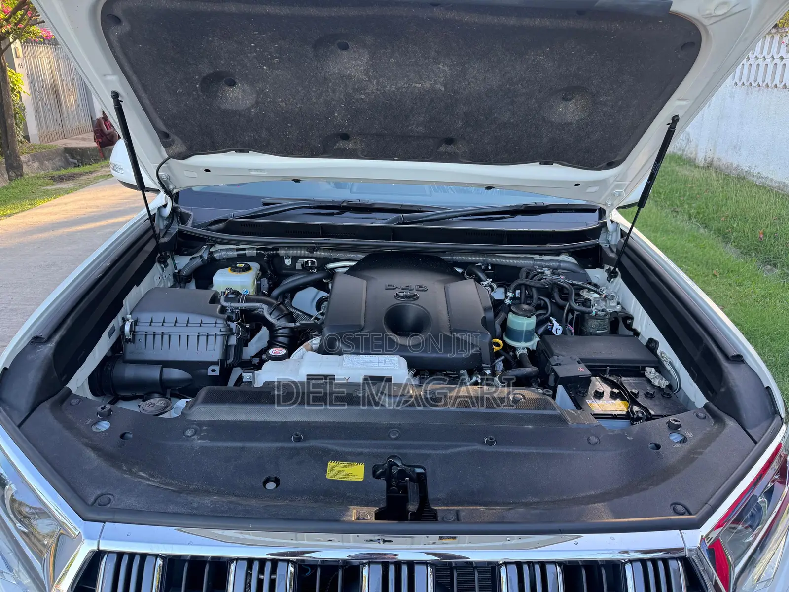 Toyota Land Cruiser Prado 2.8 2023 White
