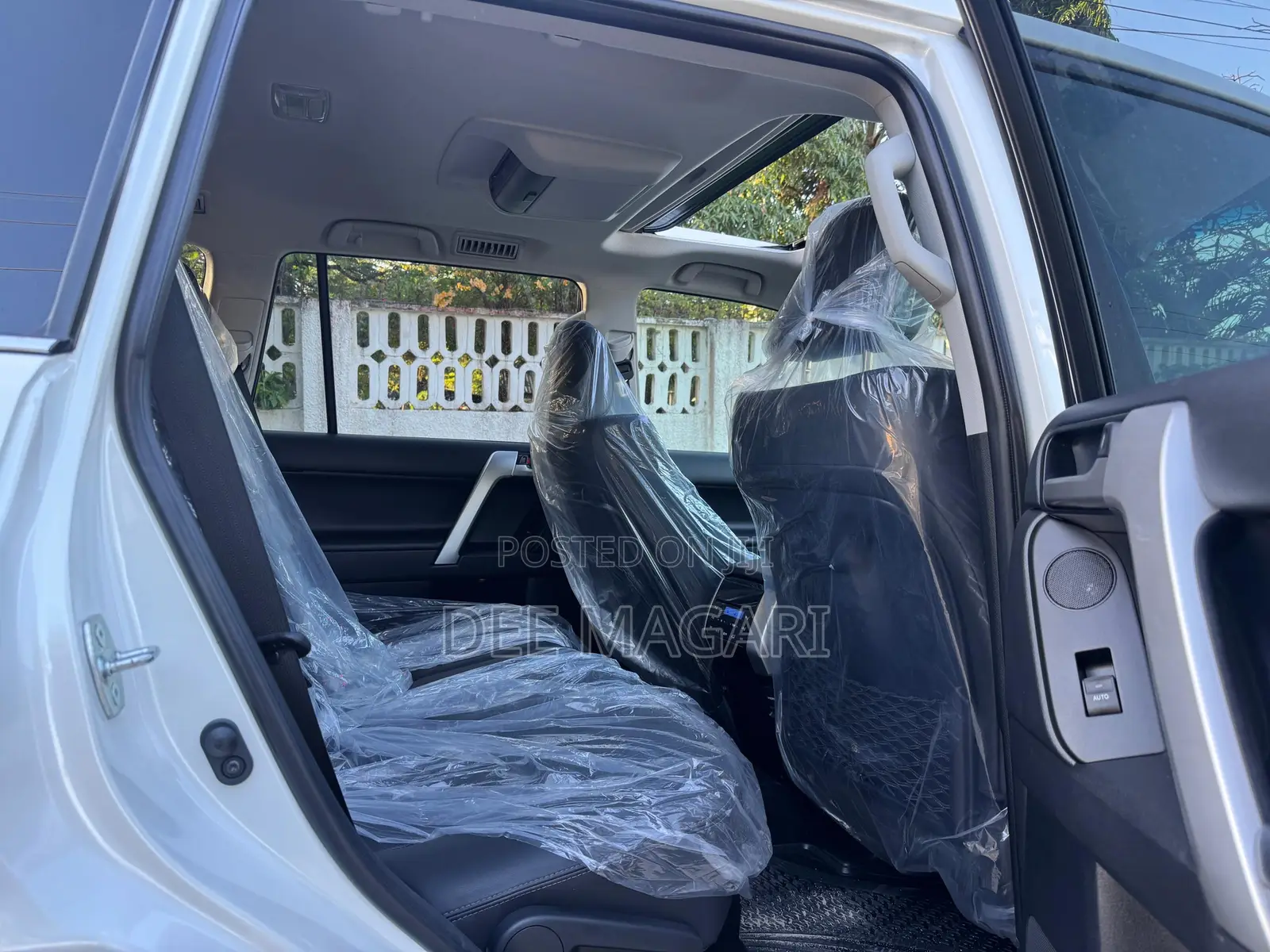 Toyota Land Cruiser Prado 2.8 2023 White