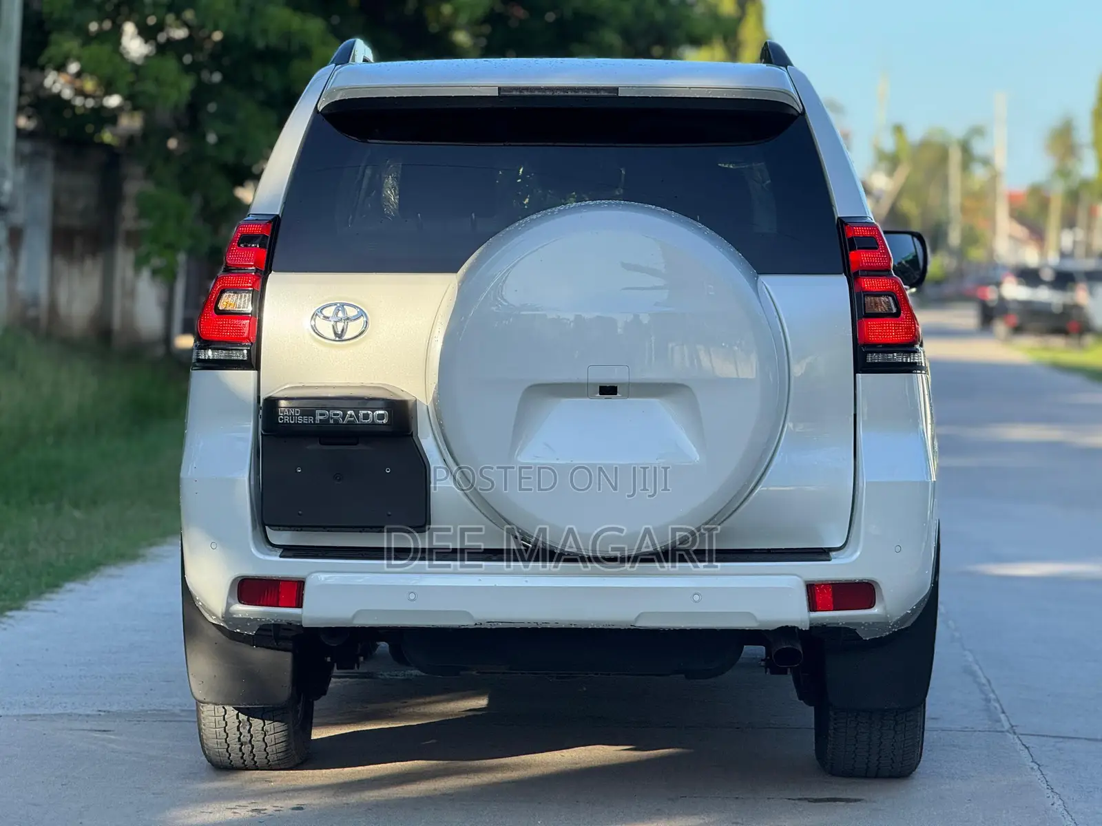 Toyota Land Cruiser Prado 2.8 2023 White