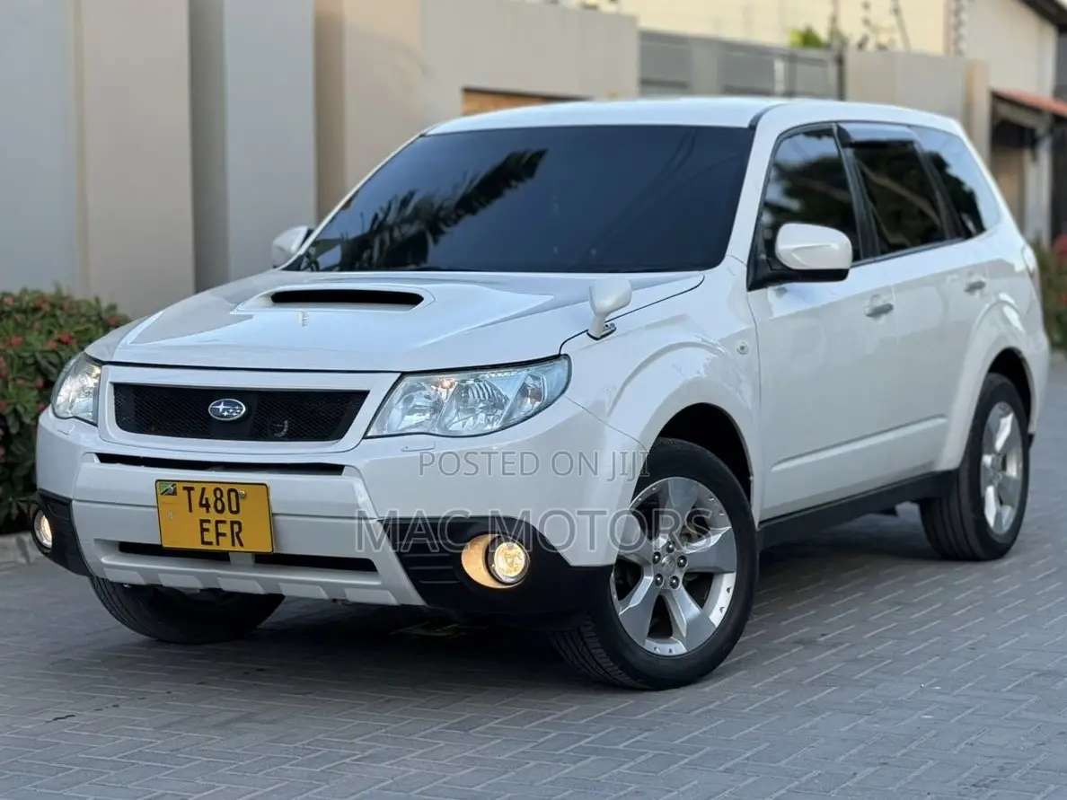 Subaru Forester 2010 Pearl