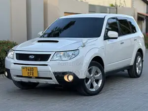 Subaru Forester 2010 Pearl